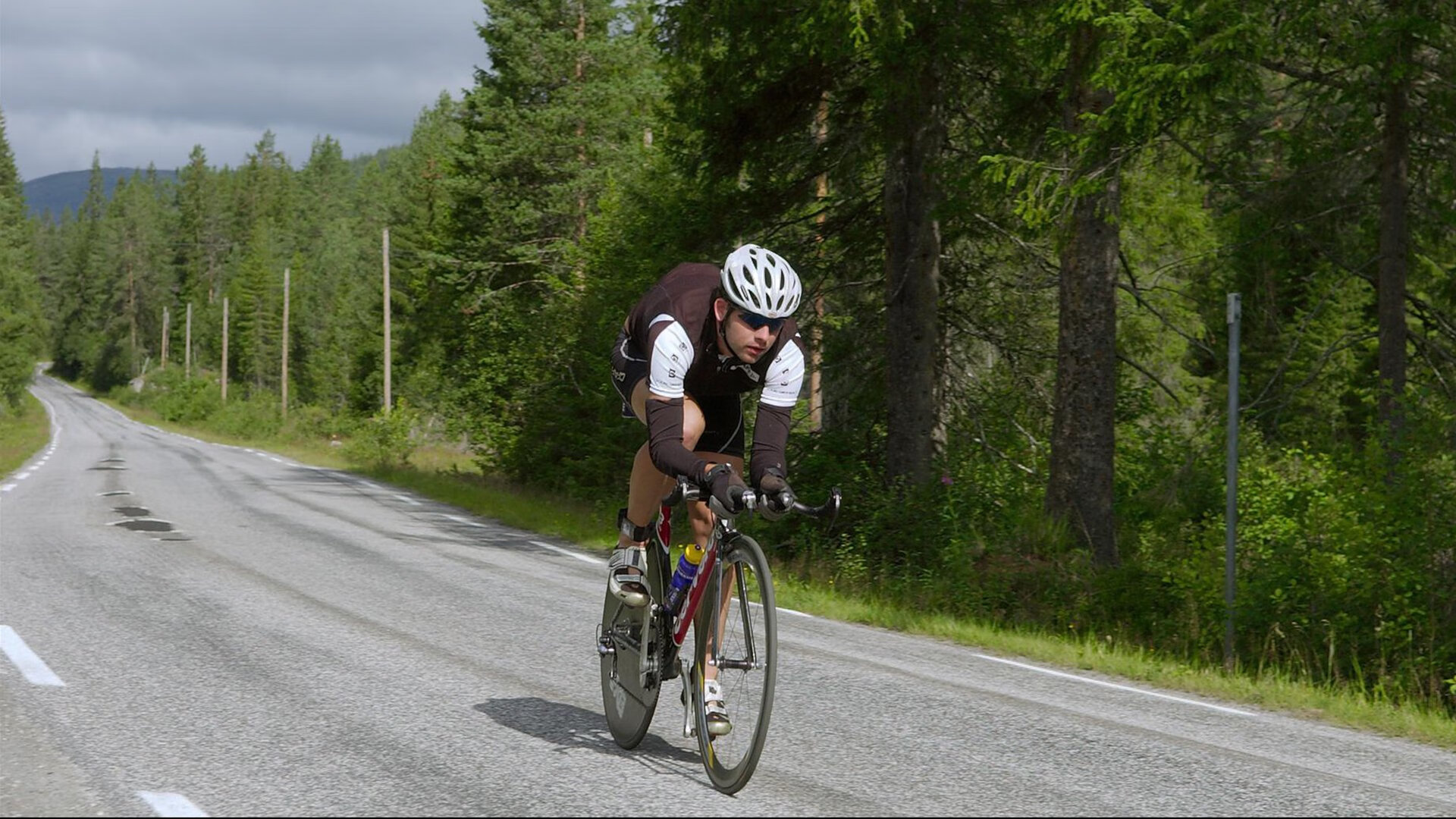 世界杯总评:多支球队采用三中卫体系 传统四后卫逐渐被灵活结构取代